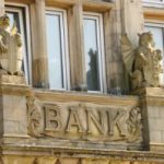 Big Banks vs. Small Banks: Which is Right for Me?